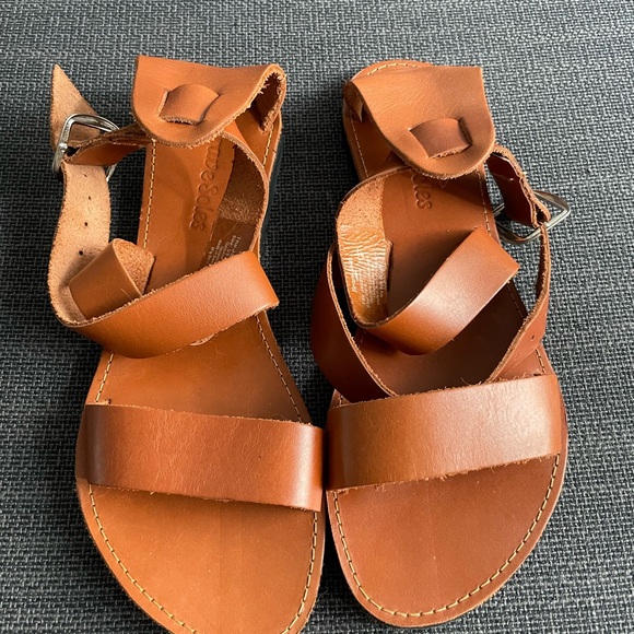 Brave soles leather strappy sandal - Picture 4 of 6